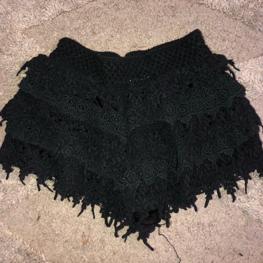 Kids black ruffle shorts